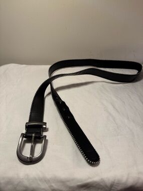 Women's Black Faux Leather Belt With Zipper Edging, Size XL 1 Inch Wide.